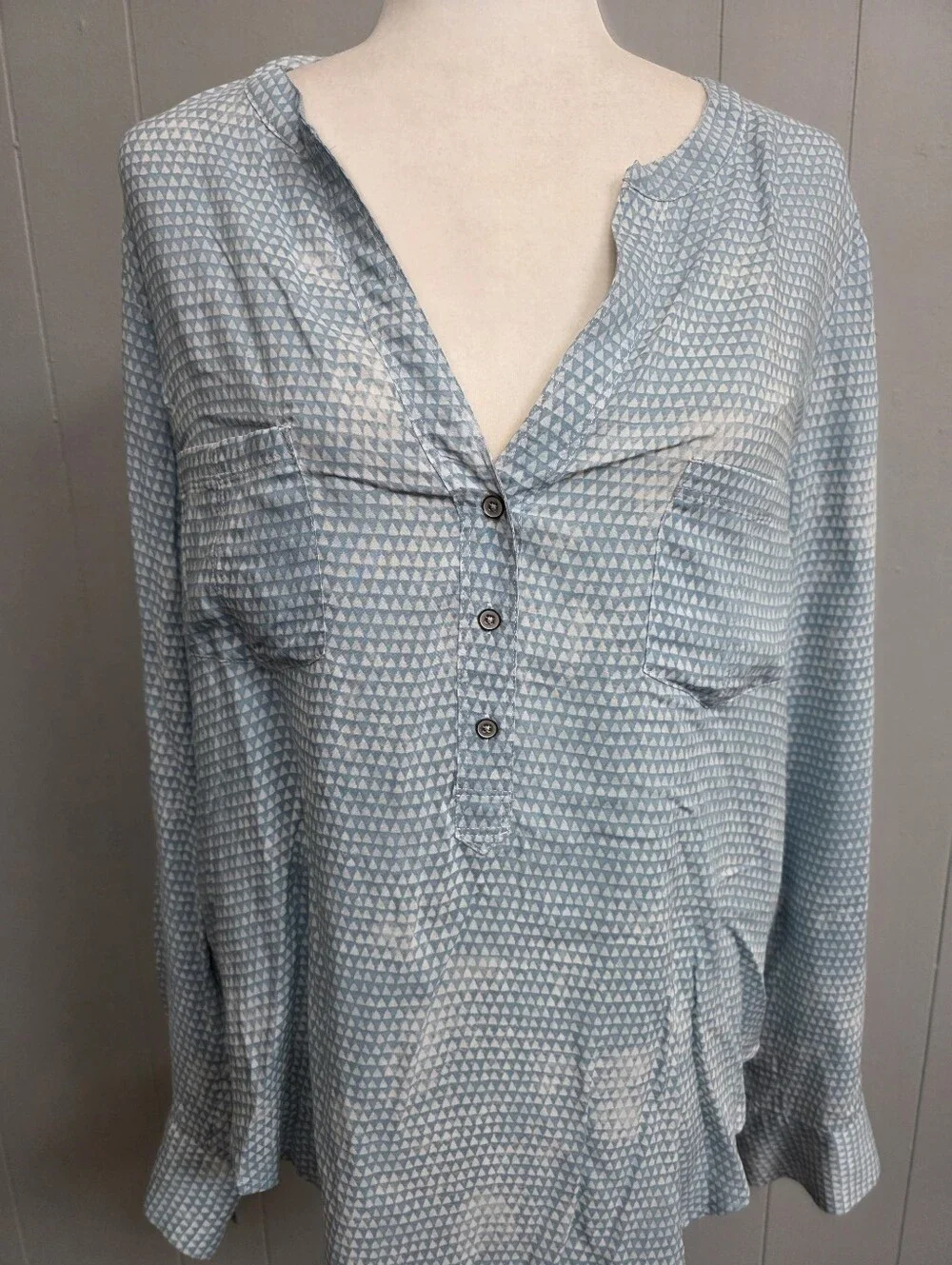 Lou & Grey Blue And White Geometric Print Button Top Size M - Picture 4 of 11